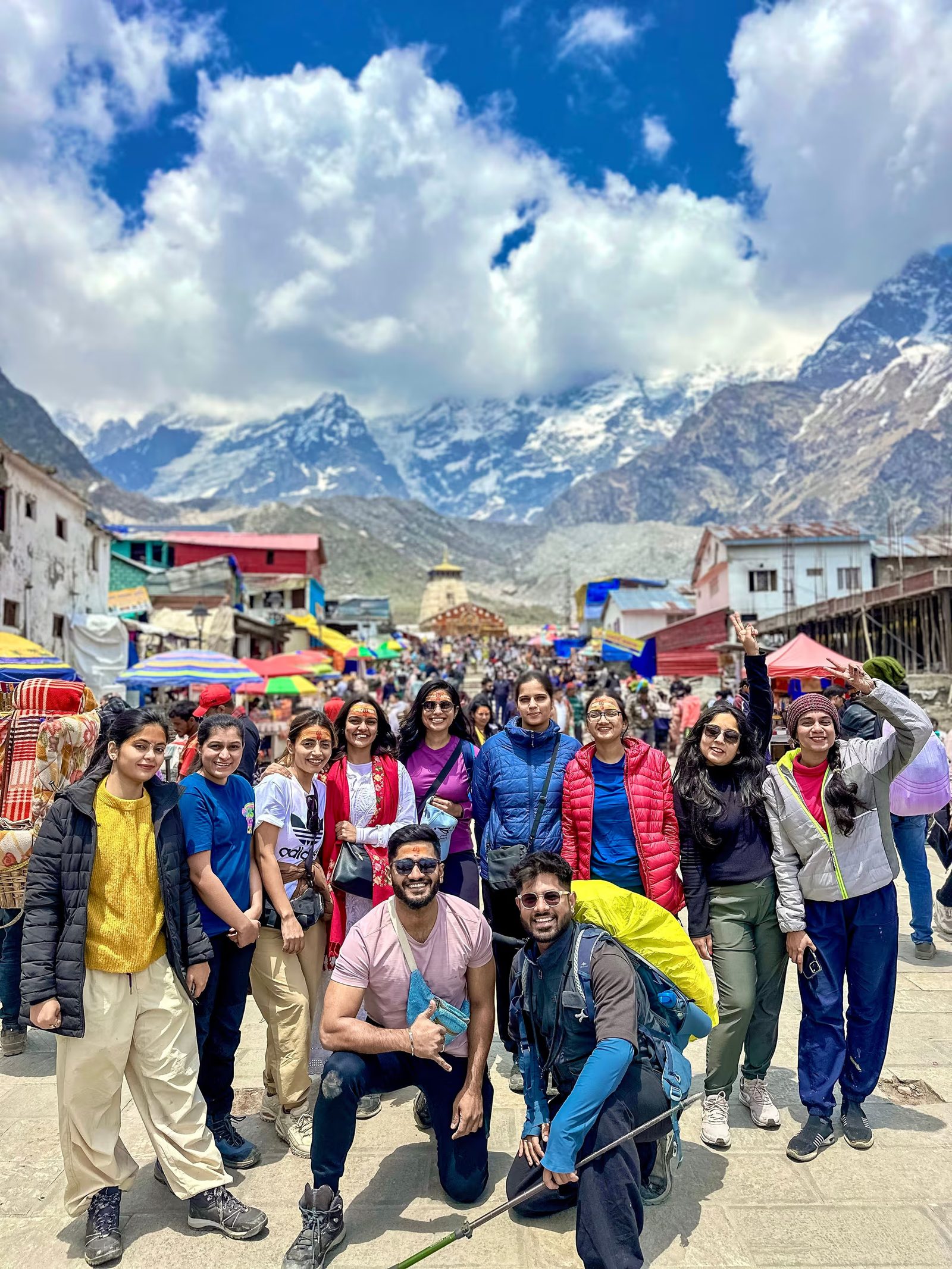 Large pilgrim group at Kedarnath